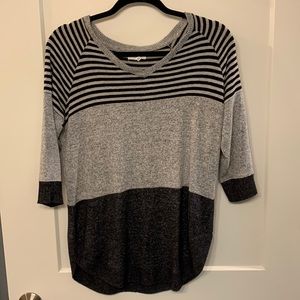 Maurice’s XS lightweight shirt with 3/4 sleeves